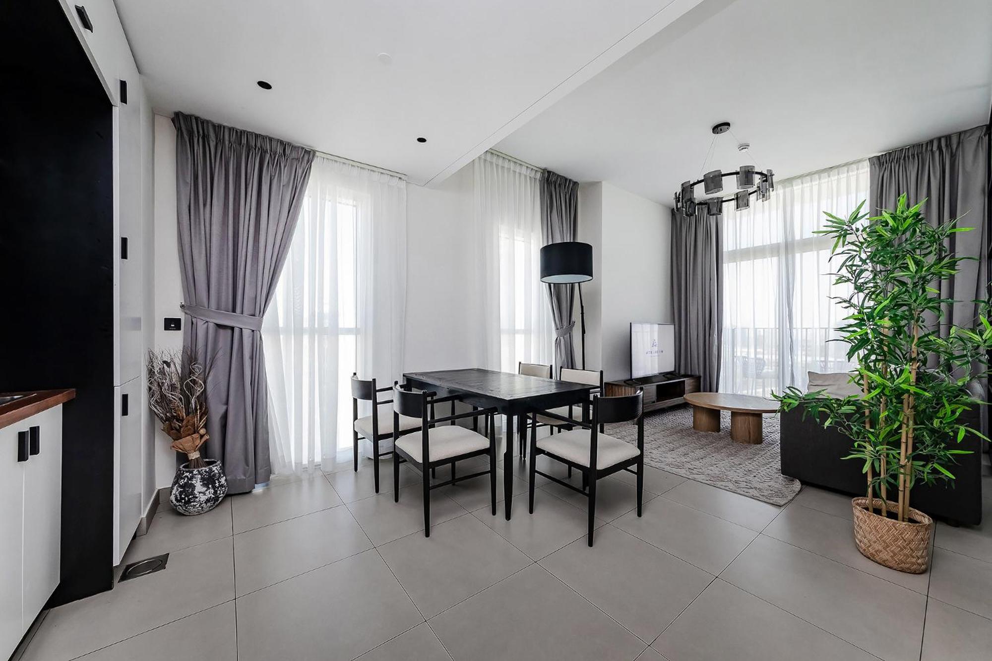 Deluxe 2br At Socio Hills Estate Apartment